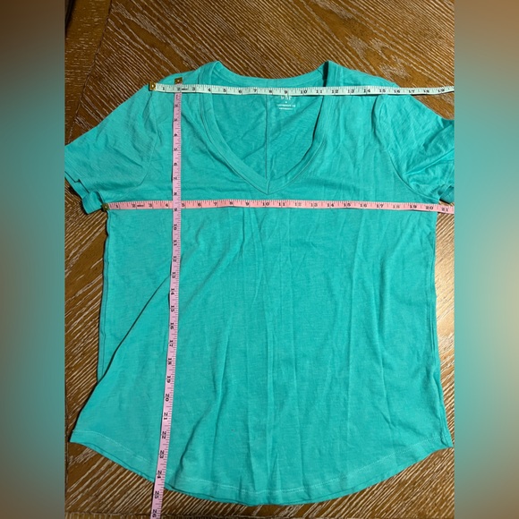 NWT GAP|Forever Soft V-neck Tee|Size Medium - Picture 6 of 7